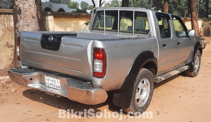 Nissan double cabin pickup 2007